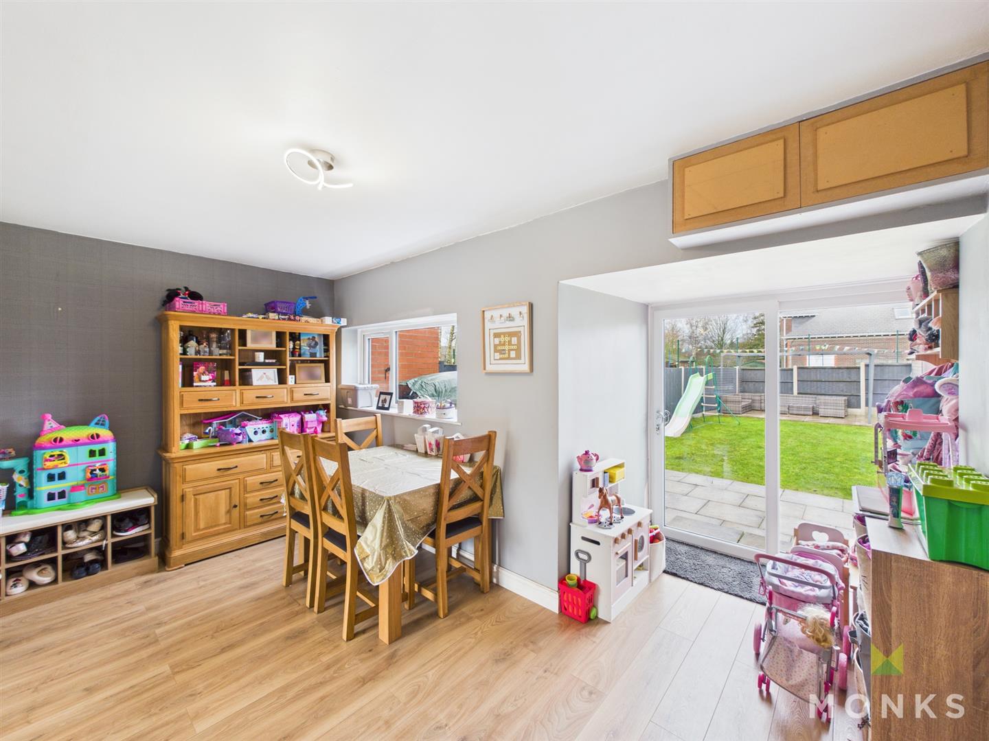 46 Shrubbery Gardens, Shrewsbury, SY4 5BZ For Sale